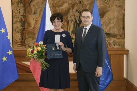 2025-11-18_EZ 2025-11-18_EZ