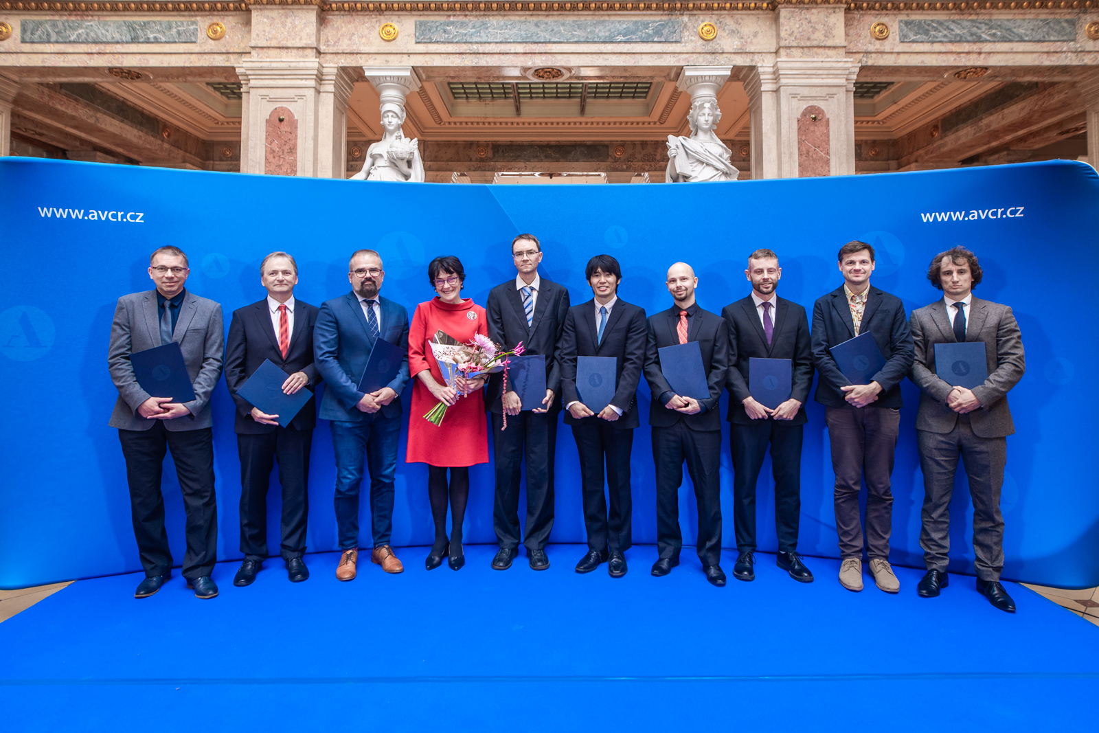 The 2024 laureates of the Academic Award – Praemium Academiae and the Lumina Quaeruntur with the CAS President, Eva Zažímalová